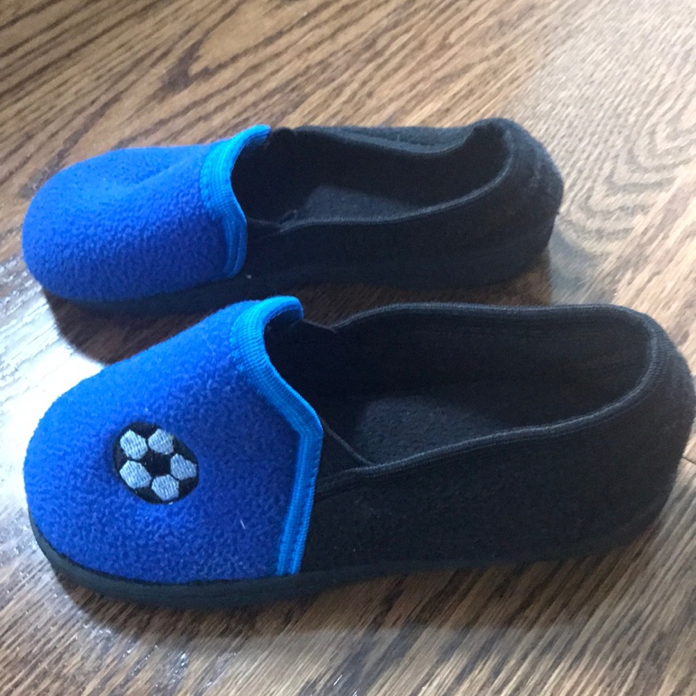 Slippers - Picture 3 of 5